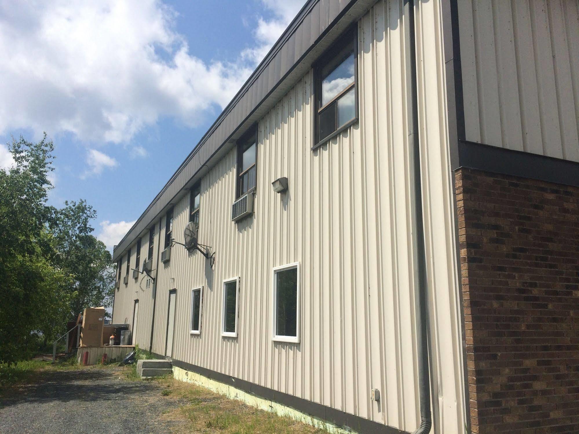 Pickle Lake Hotel Exterior photo